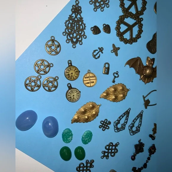 Huge Assorted Lot of Gold and Antique Bronze Pendant & Charms Collection - Lot 1 - Picture 7 of 16